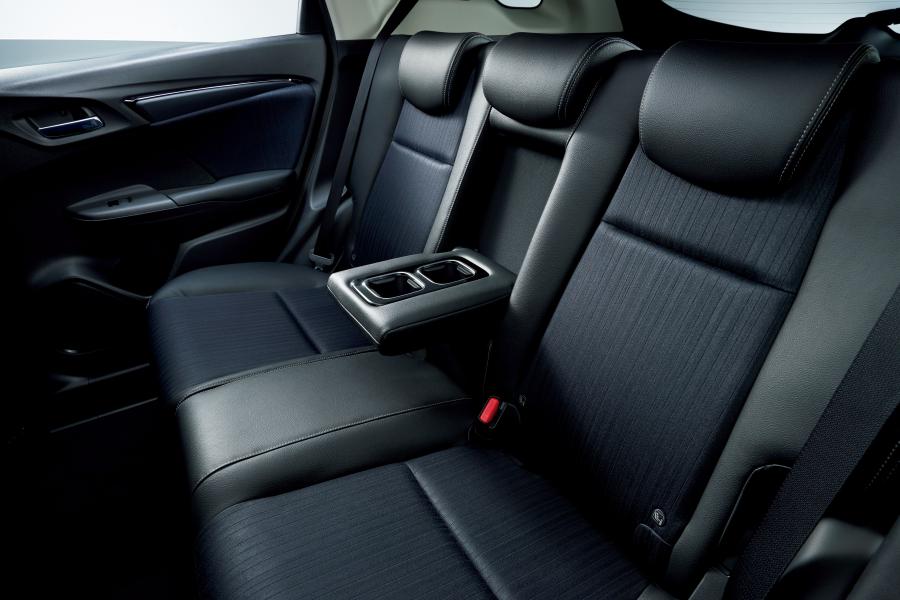 Интерьер Honda Shuttle Hydrid 2019 года  (фото 8 из 17)